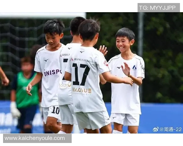 足球明星与孩子们的快乐时光分享精彩瞬间与成长故事